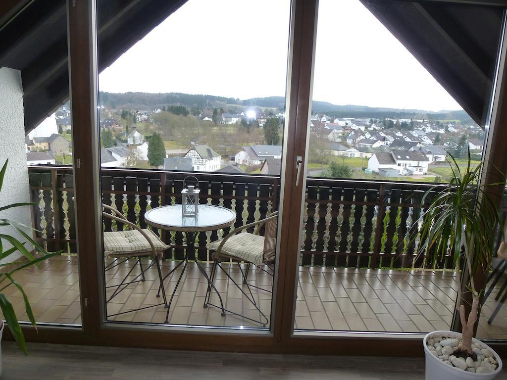 Eifel Panoramablick Apartment Kelberg Room photo